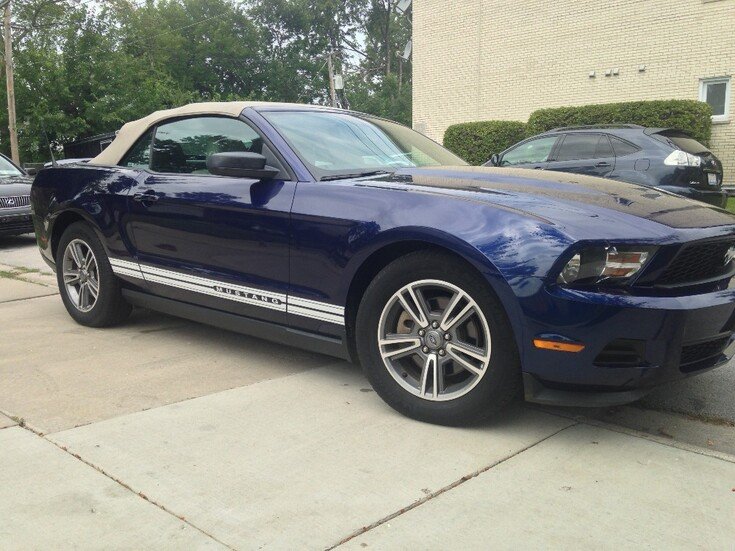 Thumbnail Photo undefined for 2012 Ford Mustang Convertible